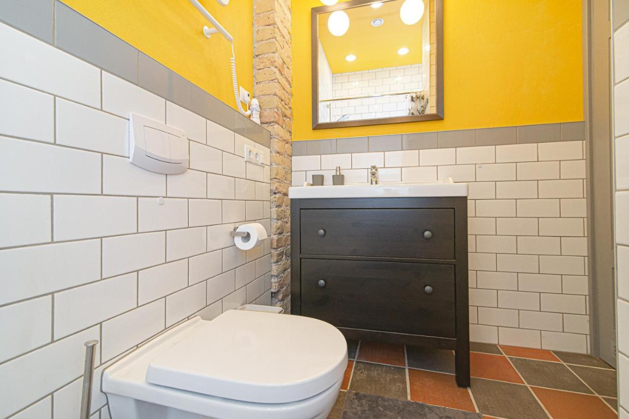Modern Vilnius Old Town Apartment With Free Parking Eksteriør billede